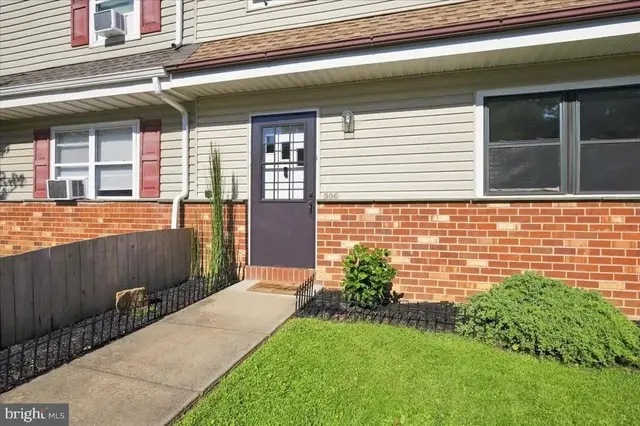 305 Kemper Dr, Newark