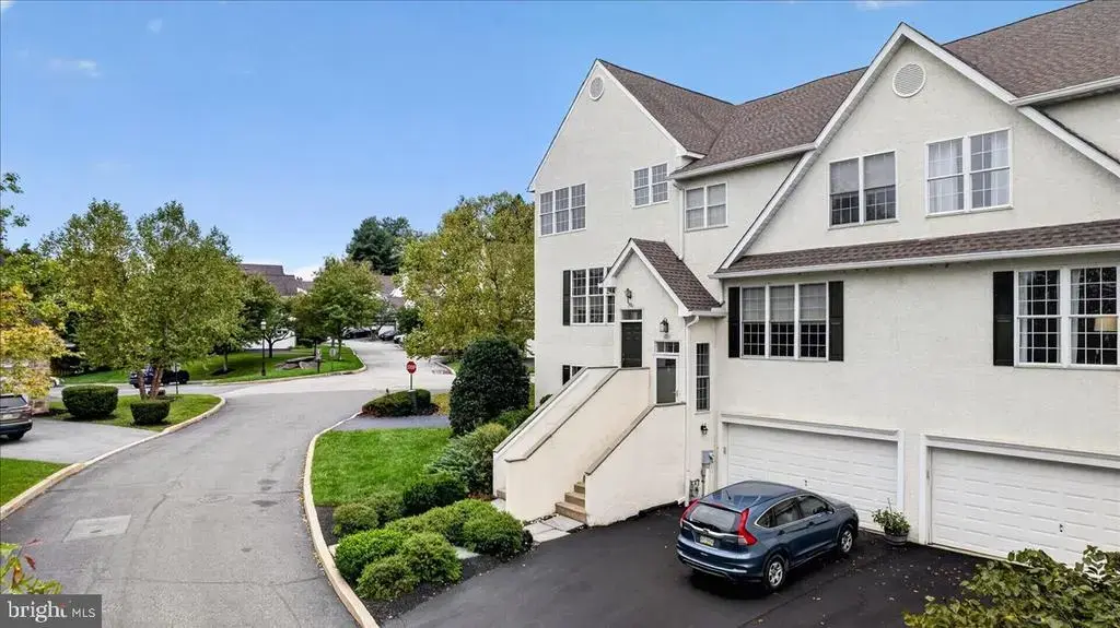 701 Whispering Brooke Dr, NEWTOWN SQUARE
