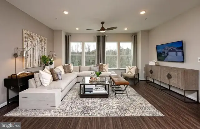 141 Waterleaf Dr, Laurel