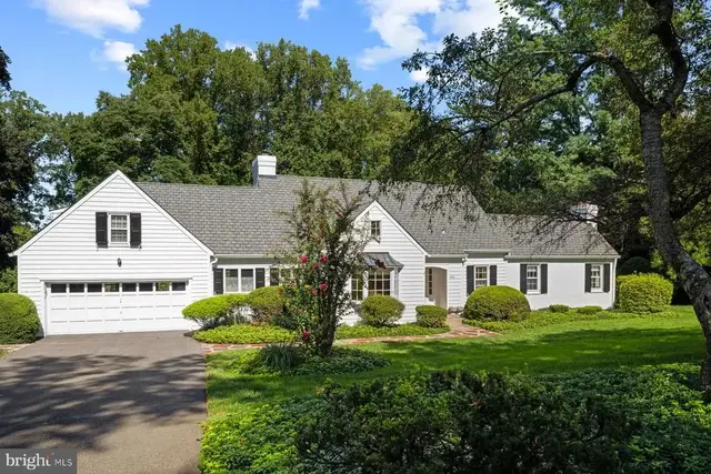 1006 Buckingham Way, Yardley