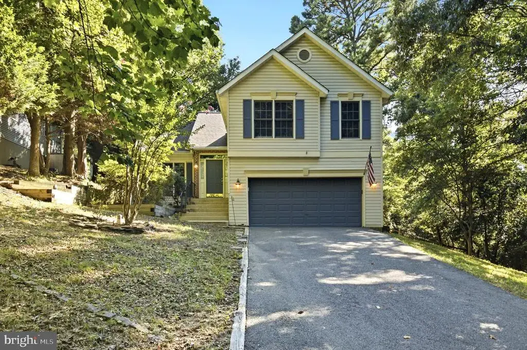 427 Lessin Dr, LUSBY