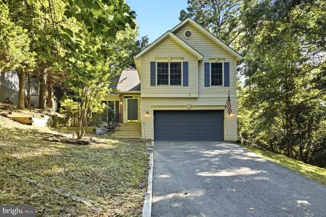 427 Lessin Dr, Lusby