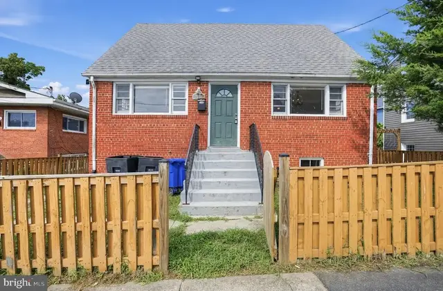 2004 Langley St, Arlington