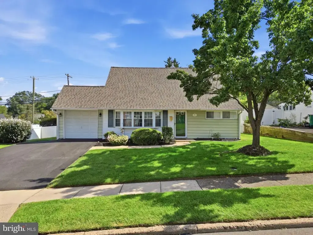 181 Lower Orchard Dr, LEVITTOWN