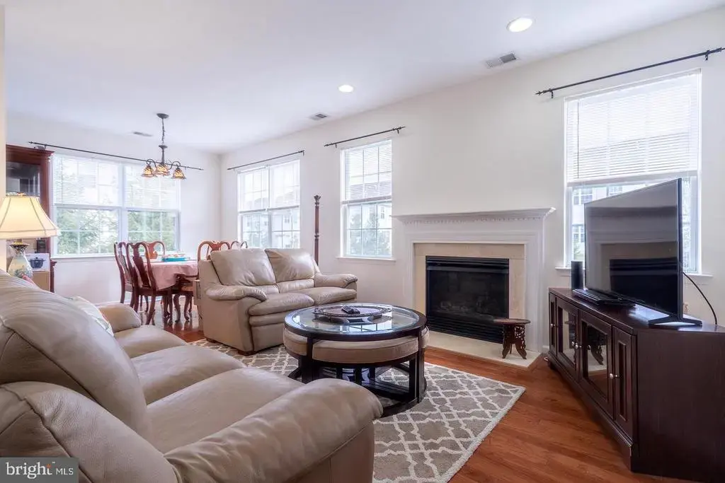 101 Haddon Ct, PENNINGTON