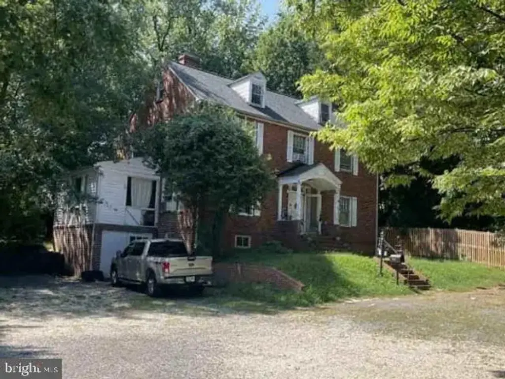 6025 Arlington Blvd, FALLS CHURCH