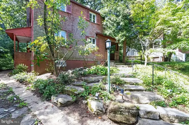 210 N Evergreen St, Arlington