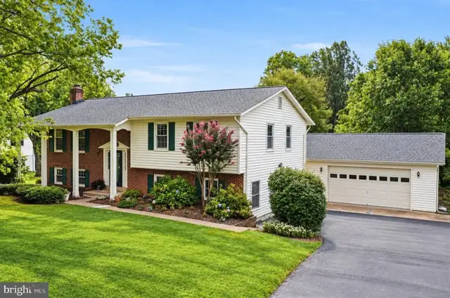 3213 Allness Ln, Herndon