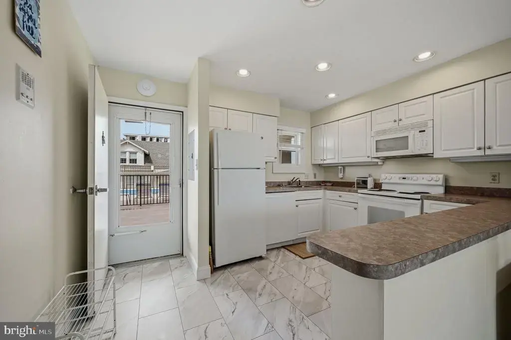 1 Virginia Ave #202, REHOBOTH BEACH