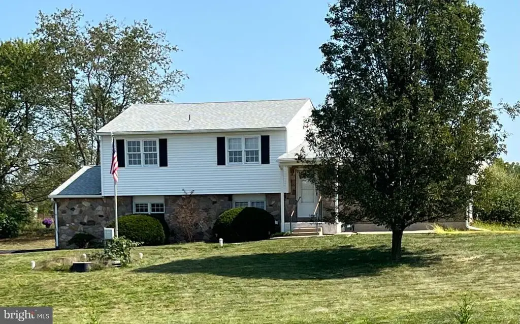 1155 Gravel Pike #1, GREEN LANE
