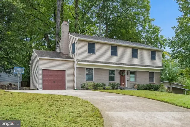 13819 Dowlais Dr, Rockville
