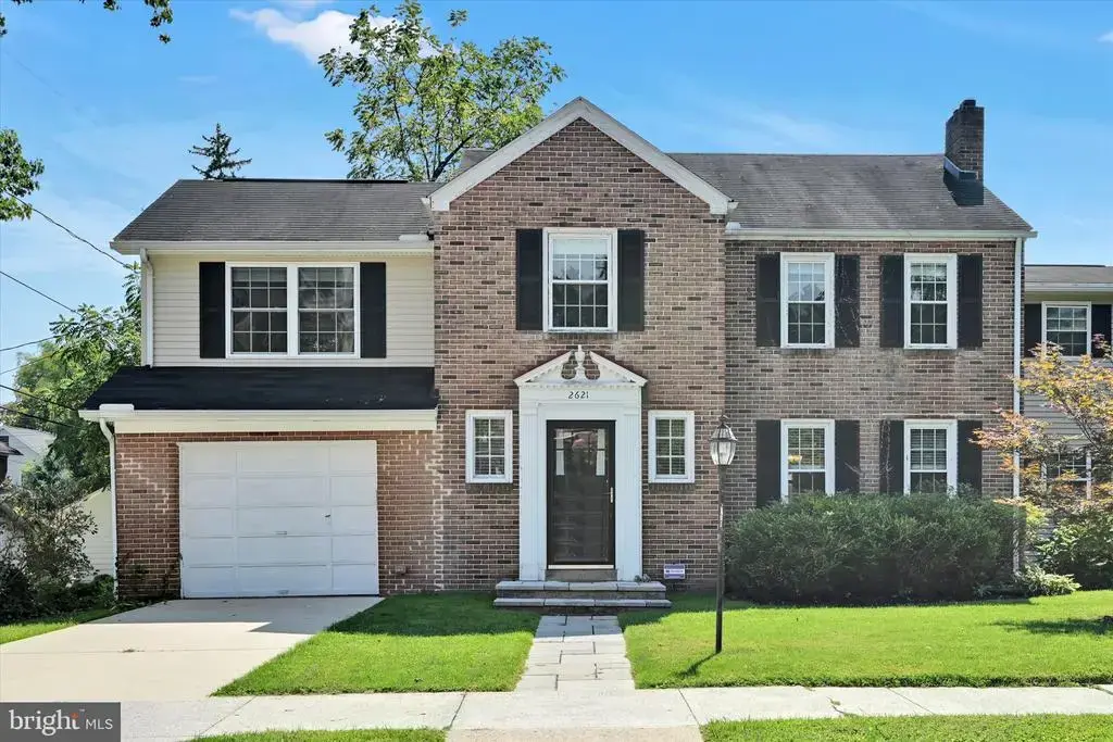 2621 Logan St, CAMP HILL