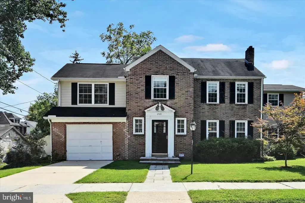2621 Logan St, CAMP HILL