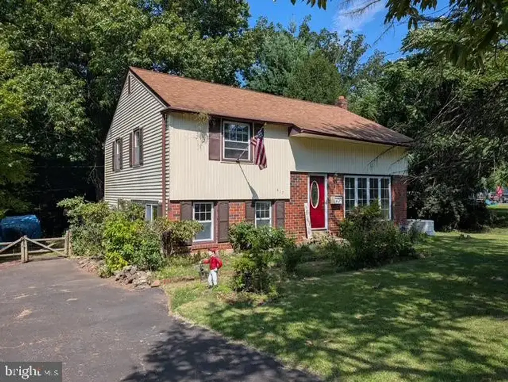 417 Virginia Ln, ASTON