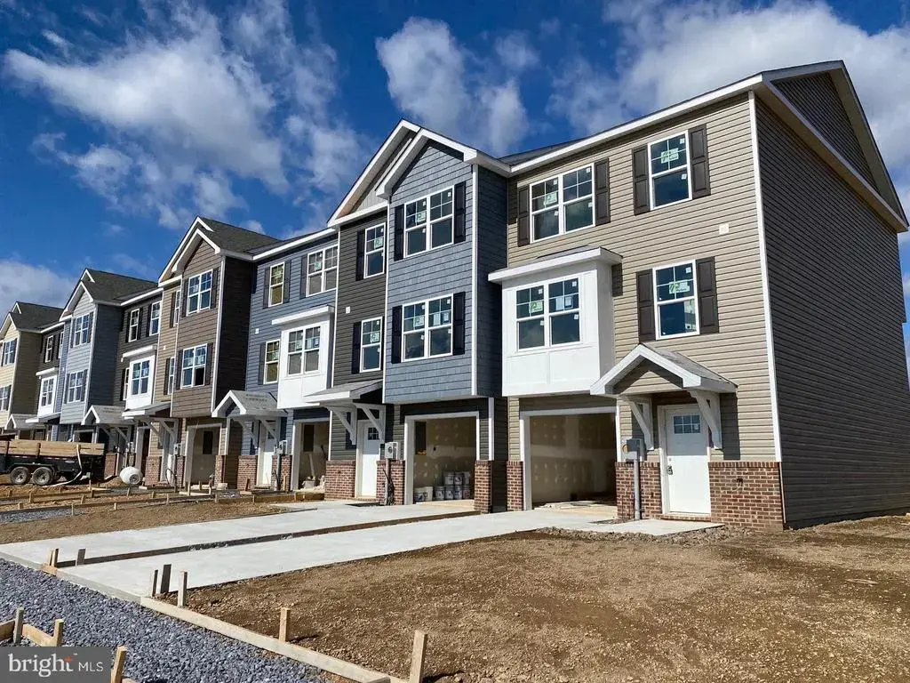 97 Moses Dr, MARTINSBURG