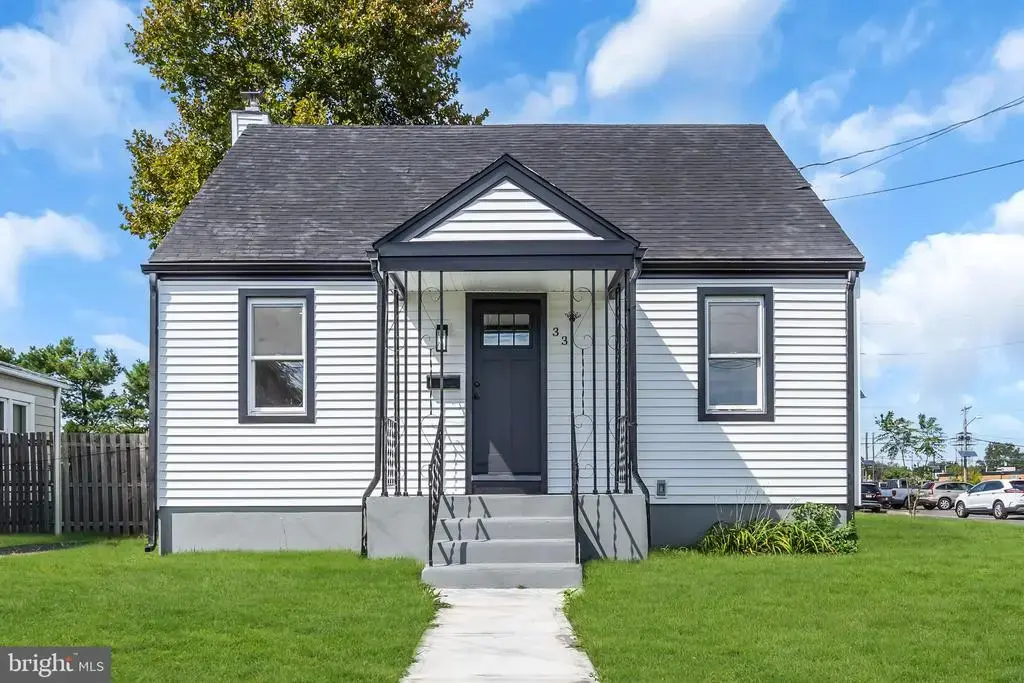 33 Morris Ave, BURLINGTON