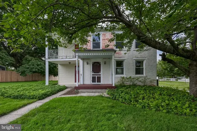 2748 Horseshoe Pike, Palmyra