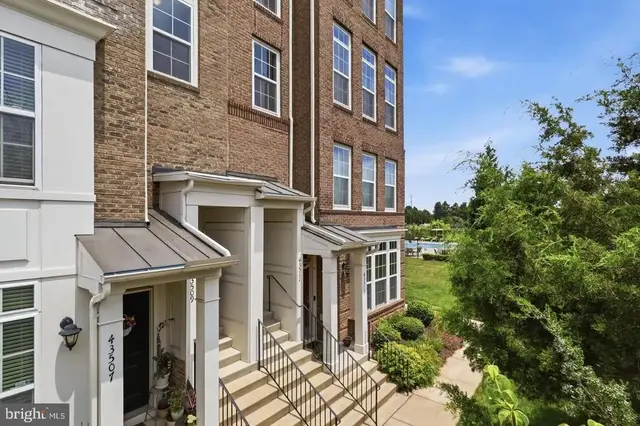 43509 Town Gate, Chantilly