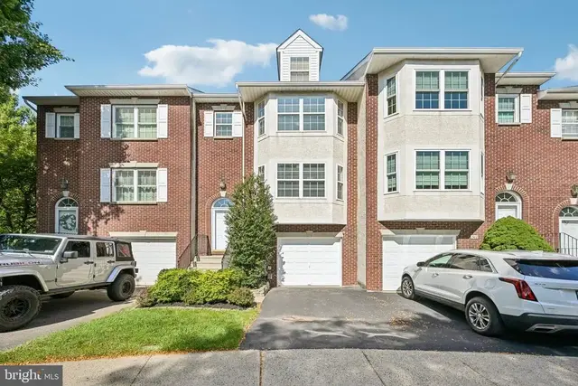 301 Carol Ct #15, Lansdale