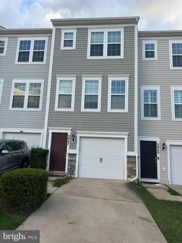 3947 Madden Way, Dumfries