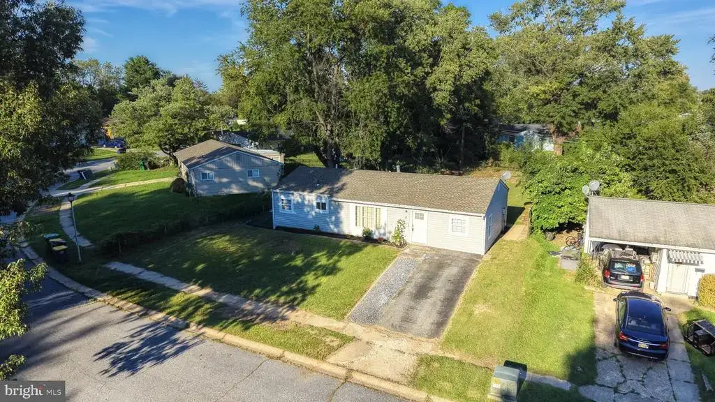 43 Wayne Dr, DOVER