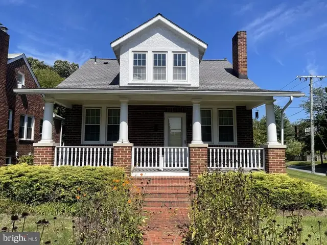 4224 East West Hwy, Hyattsville