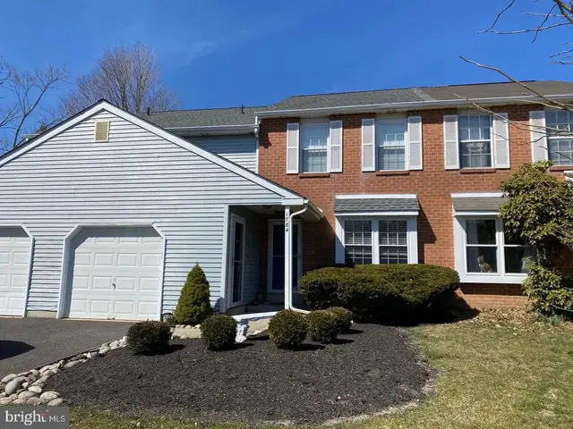 1784 N Dove Rd, Yardley