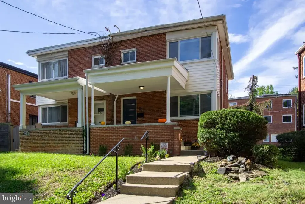 207 Hawaii Ave Ne, WASHINGTON