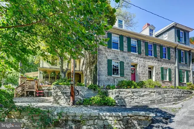 8469 Hill St, Ellicott City