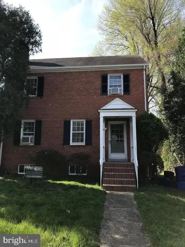 5512 Southwick St, Bethesda