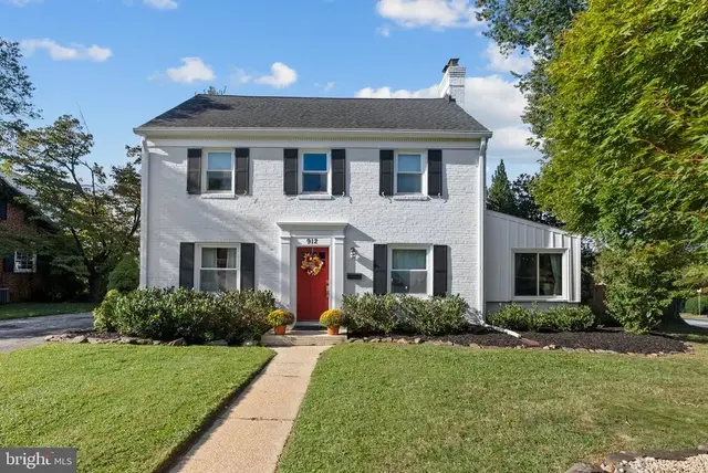 912 Locustvale Rd, Towson