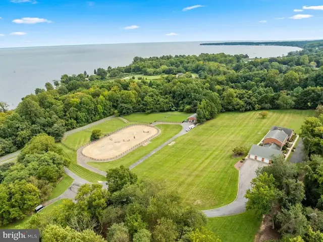 6300 Town Point Rd, Tracys Landing