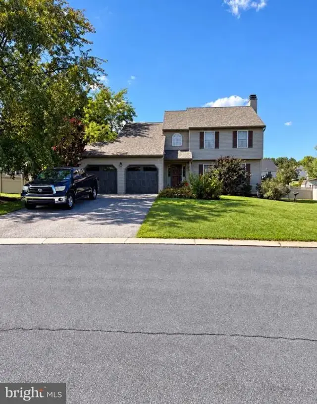 550 Dulcy Dr, York