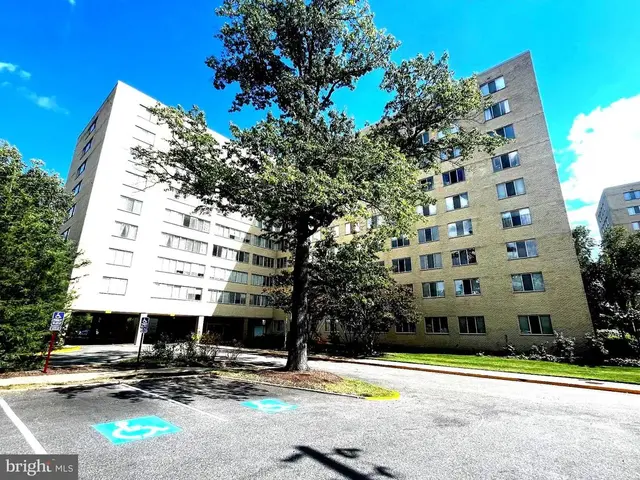 6621 Wakefield Dr #419, Alexandria