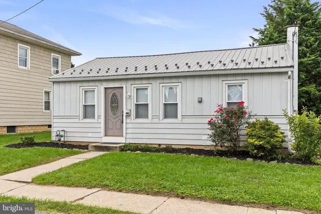 1212 E Prospect St, York