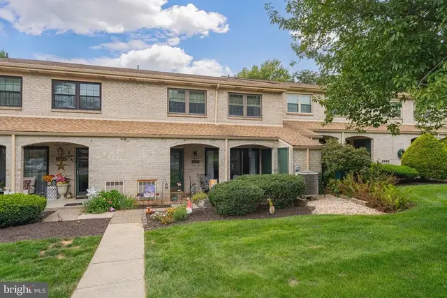 2876 Aronimink Pl, Macungie