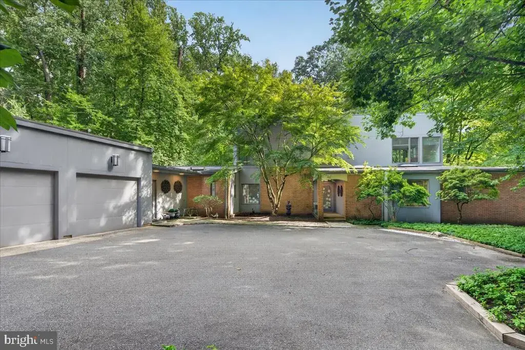 24 White Oak Dr, PRINCETON