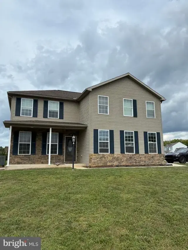 161 Paradise View Dr, Greencastle