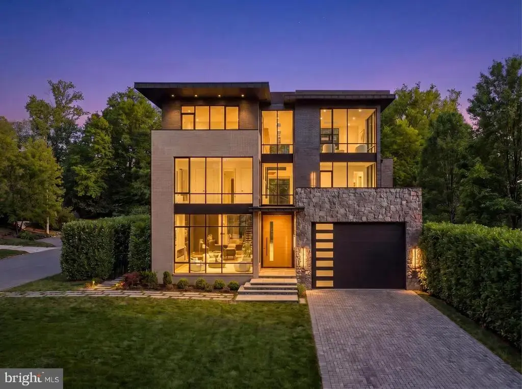 2717 Tennyson St Nw, WASHINGTON