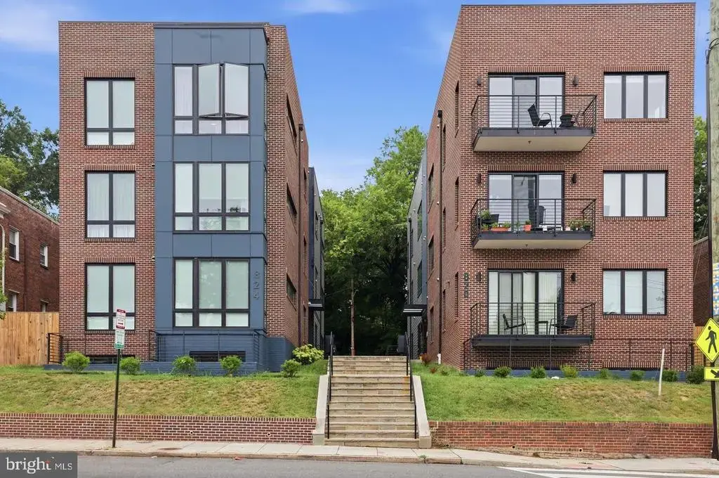 824 Taylor St Ne #1, WASHINGTON