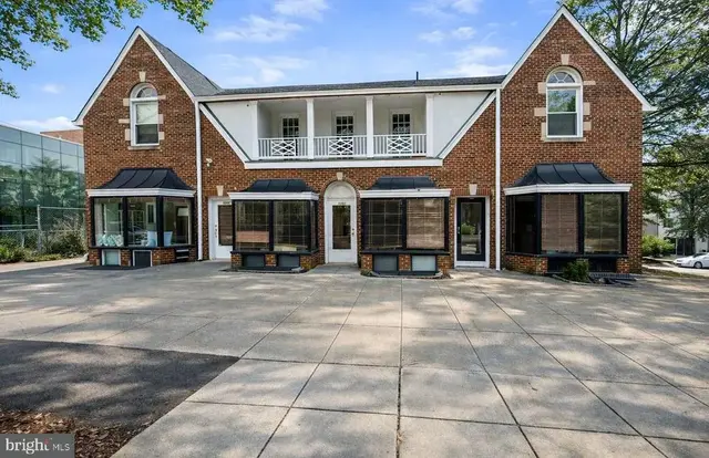 3305 45th St Nw, Washington
