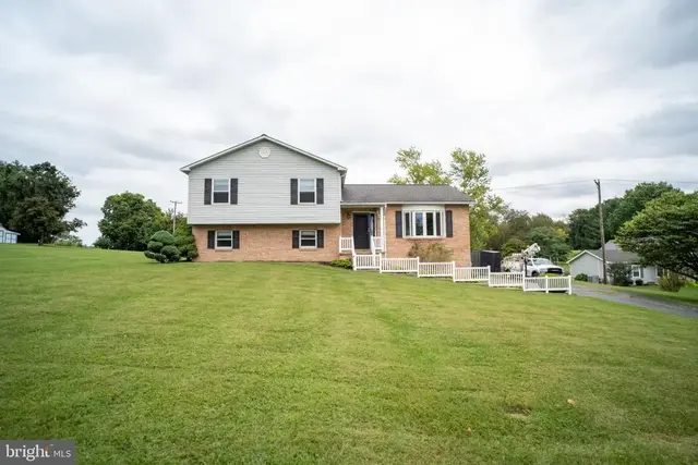 1017 Valley Rd, York