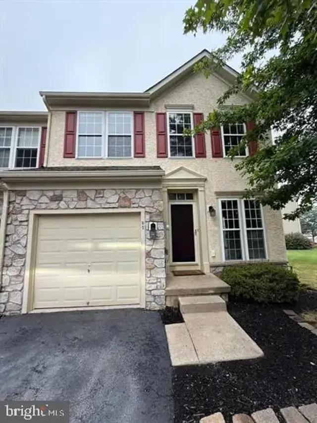 85 N Savanna Dr, Pottstown