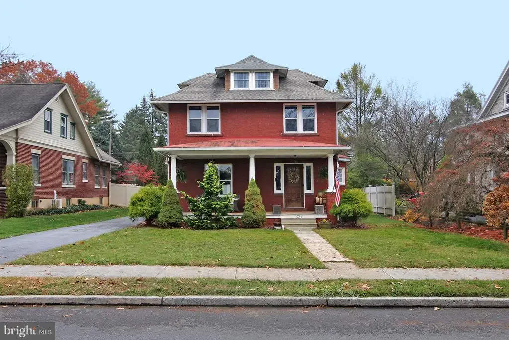 1242 Oak, LEBANON