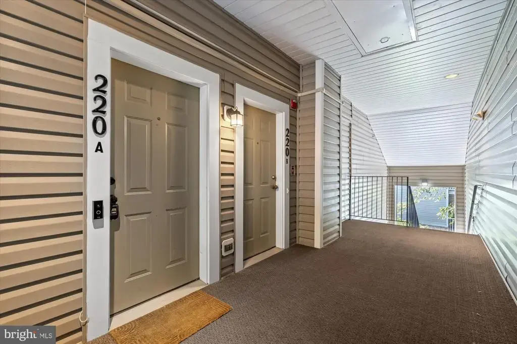 220 Fallsgrove Blvd #3, ROCKVILLE