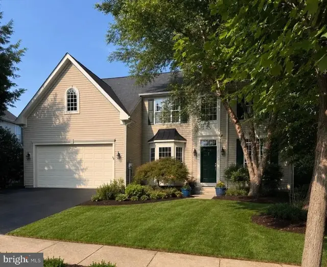 30 Houser Dr, Lovettsville