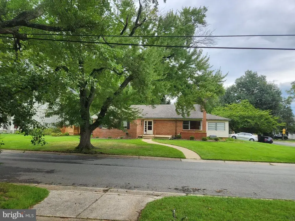 5601 Pollard Rd, BETHESDA