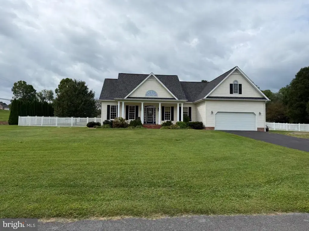 27 Sharons Ln, MARTINSBURG