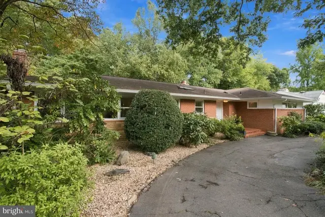 3418 Blair Rd, Falls Church