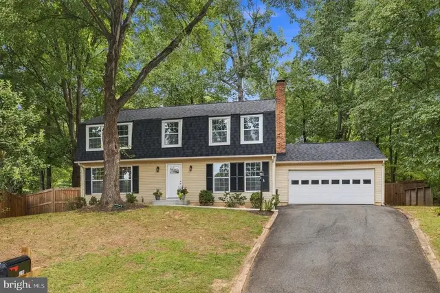 2283 Dosinia Ct, Reston